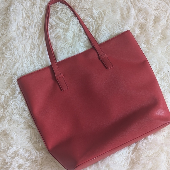 Elegant Red Tote Bag - Picture 5 of 12